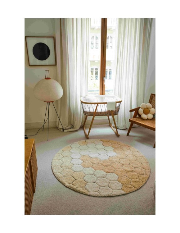 dywan-bawelnainy-okragly-o-140-honeycomb-golden-planet-bee-lorena-canals-4.jpg