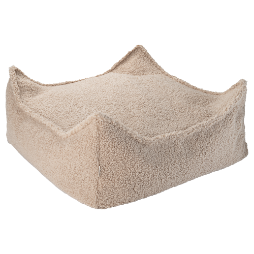 Lekka i praktyczna pufa dziecięca łatwa do przenoszenia między pomieszczeniami.