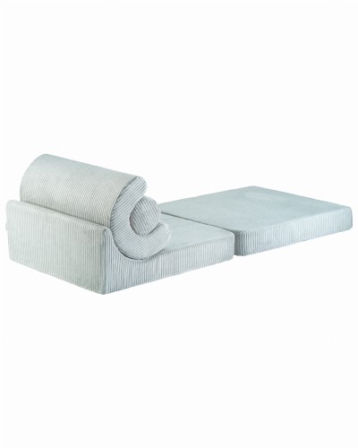 Rozkładany fotel dla dziecka, który w prosty sposób zamienia się w wygodne miejsce do leżenia.