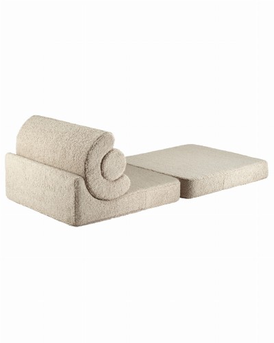 Miękki fotel dziecięcy, który w kilka chwil zamienia się w wygodne miejsce do odpoczynku.