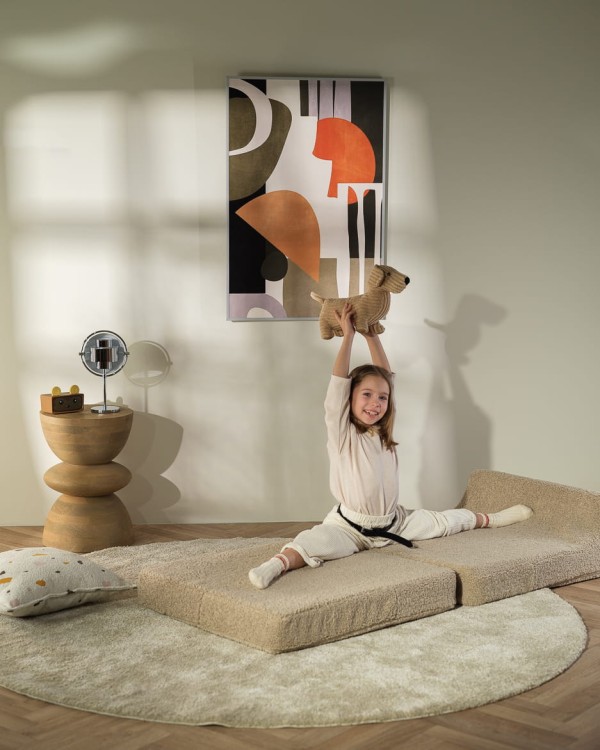 Wigiwama Flipster Biscuit wspiera kreatywną zabawę i tworzenie własnej przestrzeni przez dziecko.